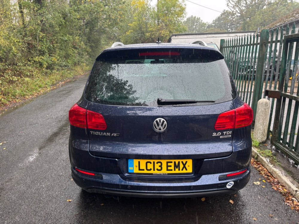 Volkswagen Tiguan 2.0 TDI BlueMotion Tech R-Line SUV 5dr Diesel Manual 4WD Euro 5 s/s 140 ps for sale in Alresford