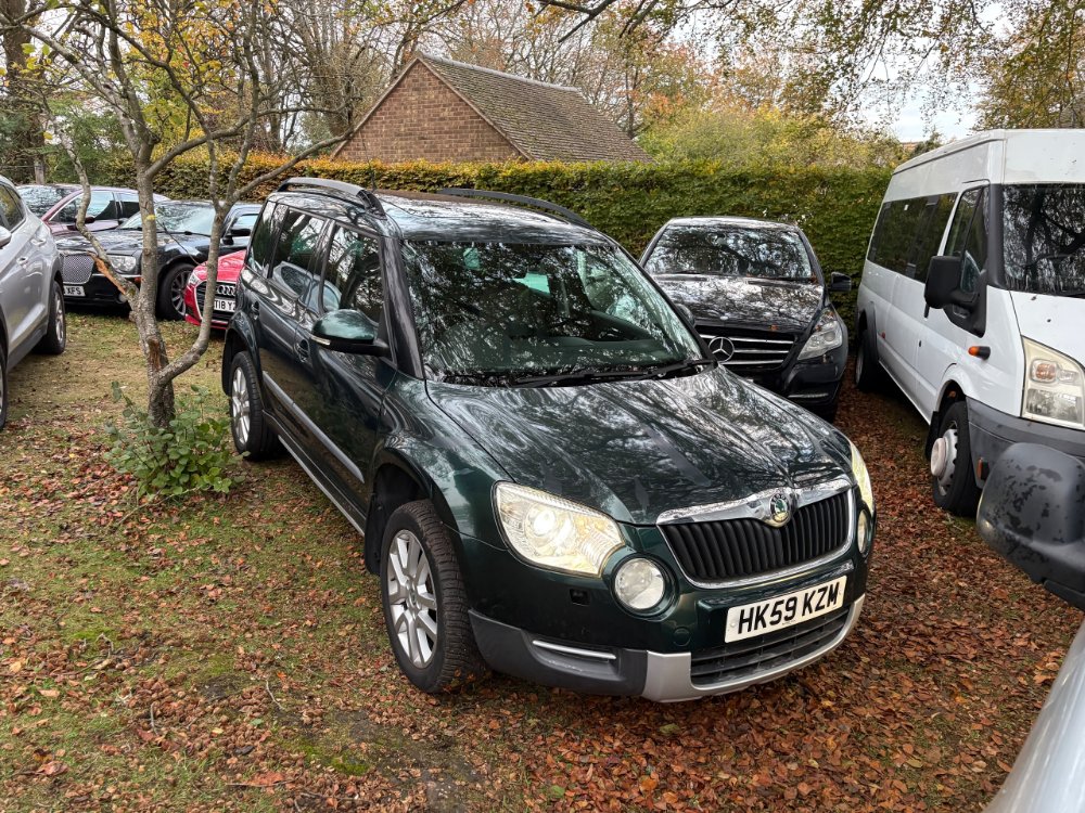 Green Skoda Yeti 2.0 TDI Elegance SUV 5dr Diesel Manual Euro 5 110 ps