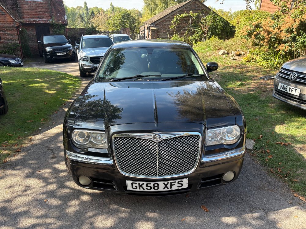 Black 2008 Chrysler 300C 3.0 CRD V6 SRT Design Saloon 4dr Diesel Automatic 215 g/km 218 bhp in Alresford