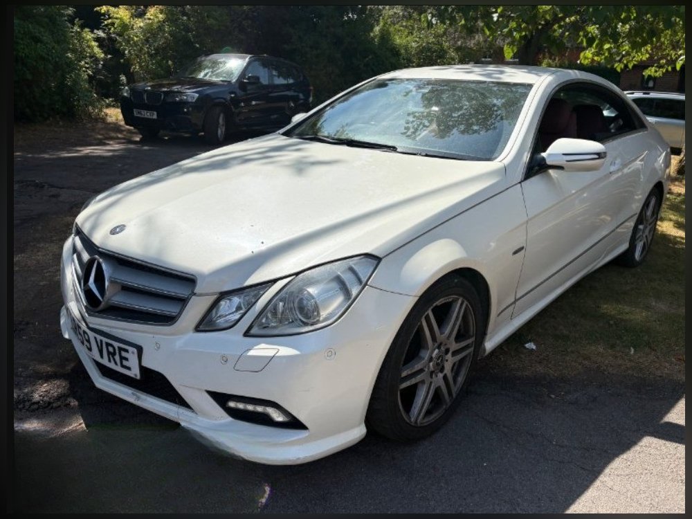 White Mercedes-Benz E Class 3.0 E350 CDI V6 BlueEfficiency Sport Coupe 2dr Diesel G-Tronic Euro 5 231 ps