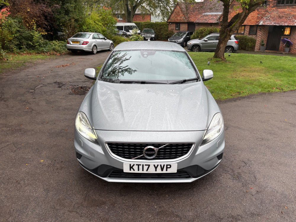 2017 Volvo V40 Hatchback 2.0 D4 R-Design Nav Plus Hatchback 5dr Diesel Manual Euro 6 s/s 190 ps