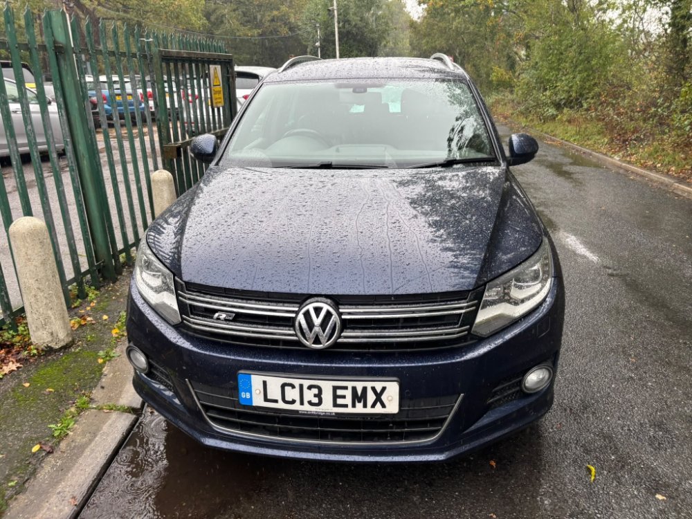 Blue Volkswagen Tiguan 2.0 TDI BlueMotion Tech R-Line SUV 5dr Diesel Manual 4WD Euro 5 s/s 140 ps