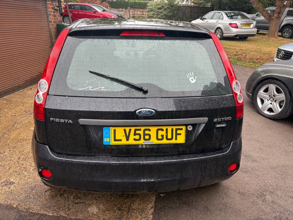 Black 2006 Ford Fiesta 1.25 Zetec Climate Hatchback 5dr Petrol Manual 142 g/km 74 bhp in Alresford
