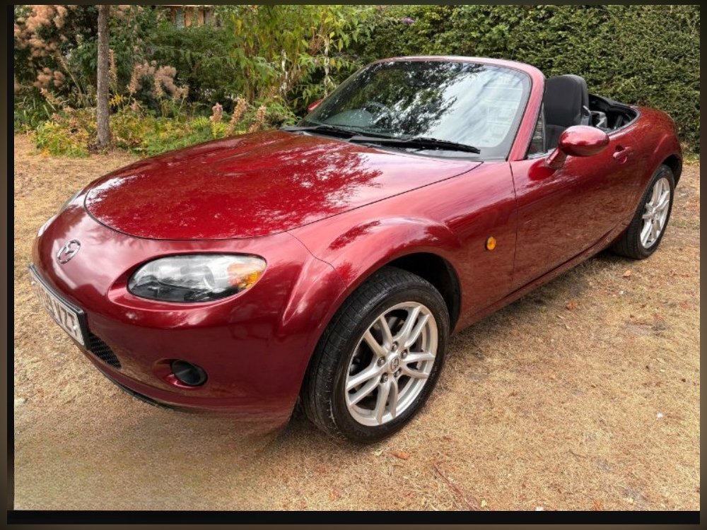 Red Mazda MX-5 2.0i Option Pack Roadster 2dr Petrol Manual Euro 4 160 ps
