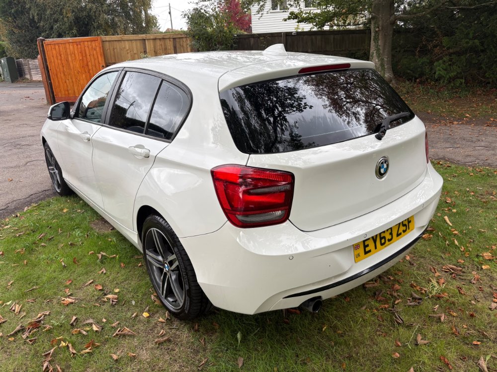 2013 BMW 1 Series Hatchback 2.0 116d Sport Hatchback 5dr Diesel Manual Euro 5 s/s 116 ps