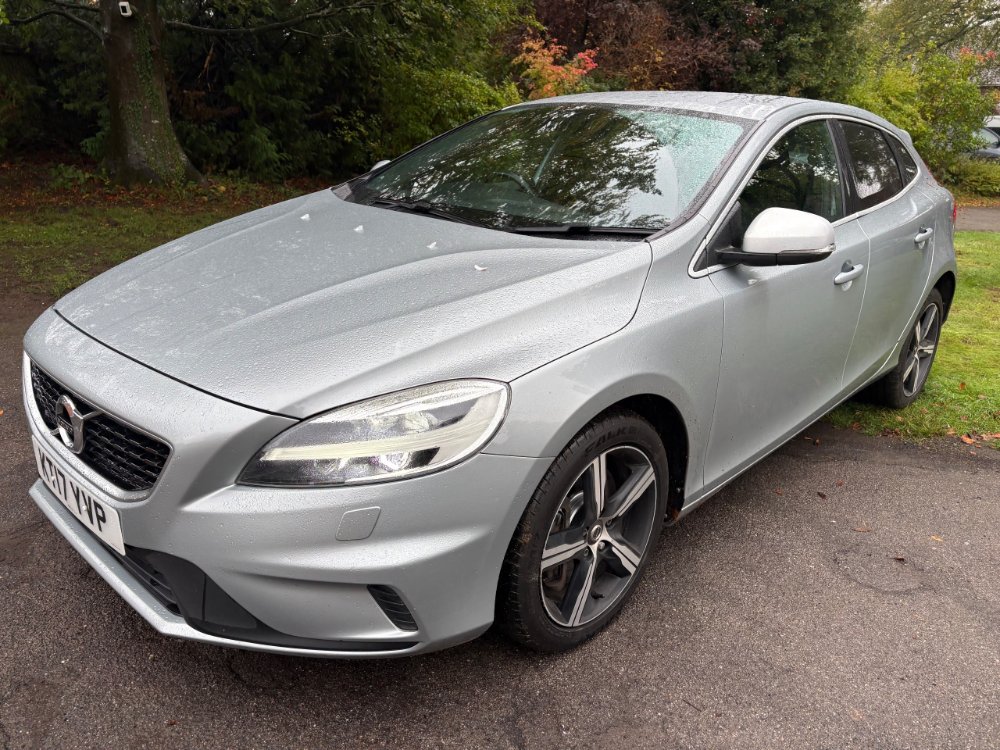 Silver Volvo V40 2.0 D4 R-Design Nav Plus Hatchback 5dr Diesel Manual Euro 6 s/s 190 ps