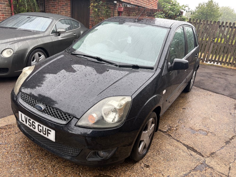 Black Ford Fiesta 1.25 Zetec Climate Hatchback 5dr Petrol Manual 142 g/km 74 bhp